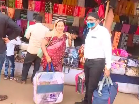 କମୁଛି ପାରଦ ବଢୁଛି ଶିତ, ସରଗରମ ହେଉଛି ଶିତବସ୍ତ୍ର ବ୍ୟବସାୟ