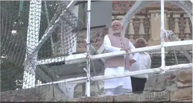 ମୌରବୀ ଦୁର୍ଘଟଣାସ୍ଥଳରେ ସ୍ଥିତି ସମୀକ୍ଷା କଲେ ପ୍ରଧାନମନ୍ତ୍ରୀ ମୋଦୀ, ଡାକ୍ତରଖାନା ଯିବାର ରହିଛି କାର୍ଯ୍ୟକ୍ରମ।