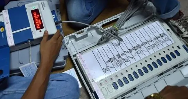 ଇଭିଏମରୁ ନିର୍ବାଚନୀ ଚିହ୍ନ ହଟାଇବା ଆବେଦନକୁ ଖାରଜ କଲେ ସୁପ୍ରିମକୋର୍ଟ, ଇସିଆଇଙ୍କ ପାଖକୁ ଯିବାକୁ ପରାମର୍ଶ।