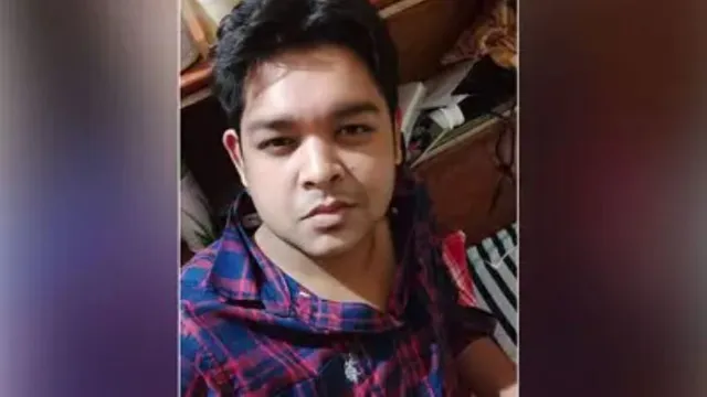 ଅଭିନେତା ମିହିର ଦାସଙ୍କ ସାନ ପୁଅ ଅକ୍ଳାନ୍ତ ଦାସଙ୍କର ଦେହାନ୍ତ । ଲିଭର ଜନିତ ସମସ୍ୟା ନେଇ ଚିକିତ୍ସାଧିନ ଥିଲେ ।