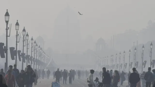 ଉତ୍ତର ଭାରତରେ ପ୍ରବଳ ଶୀତ ଅନୁଭୂତ : ଆସନ୍ତା ୧୫ ତାରିଖ ଯାଏଁ ଦିଲ୍ଲୀର ସମସ୍ତ ସ୍କୁଲ ବନ୍ଦ