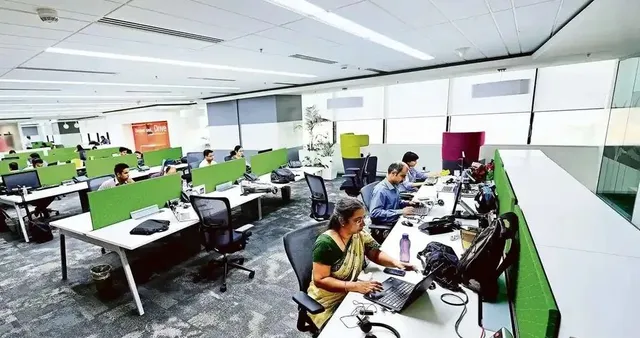 ୨୬ ଦିନରେ ୭୦ ହଜାର ଛଟେଇ, ଅନେକ କମ୍ପାନୀରୁ ଚାକିରୀ ହରାଇଲେଣି କର୍ମଚାରୀ ।