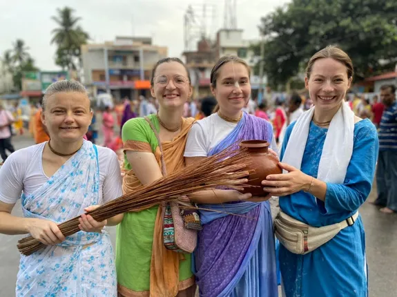 ଶ୍ରୀମନ୍ଦିରରେ ବିଦେଶୀଙ୍କୁ ପ୍ରବେଶ ଅନୁମତି ପ୍ରସଙ୍ଗ : ରାଜ୍ୟପାଳଙ୍କ ପ୍ରସ୍ତାବ ପରେ, ଆରମ୍ଭ ହୋଇଛି ବିତର୍କ