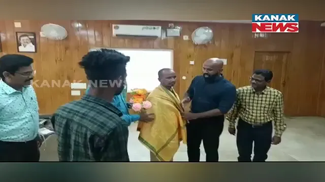 ଦୀର୍ଘ ୧୫ବର୍ଷ ପରେ ଘରକୁ ଫେରିଲା ହଜିଲା ପୁଅ। ତାମିଲନାଡୁ ଏନଜିଓରେ ଠାବ କଲେ ଭାଇ।