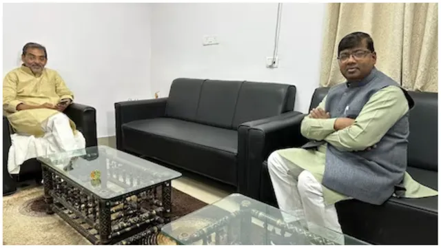 ଉପେନ୍ଦ୍ର କୁଶୱାହା ଘୋଷଣା, ନୀତୀଶଙ୍କ ପାଇଁ ଆମେ ସବୁବେଳେ ପ୍ରସ୍ତୁତ। ତେଜସ୍ୱୀଙ୍କ ନେତୃତ୍ୱ ଗ୍ରହଣ କରିବୁ ନାହିଁ।