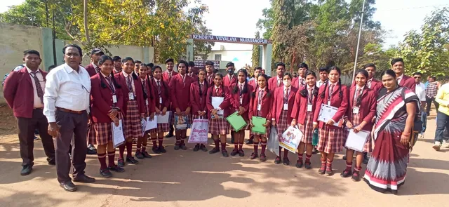 ୟୁନିକ ପବ୍ଲିକ ସ୍କୁଲ ନବରଙ୍ଗପୁରର ଛାତ୍ରଛାତ୍ରୀଙ୍କୁ ଶୁଭେଚ୍ଛା ଜଣାଇଲେ ପି ବାଲାଜୀ ରେଡ୍ଡୀ।