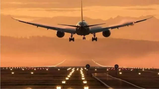 ବିମାନରେ ବୋମା ଗୁଜବ। ଚୌଧୁରୀ ଚରଣ ସିଂ ବିମାନ ବନ୍ଦରରେ ବିମାନର ଜରୁରୀ ଅବତରଣ।