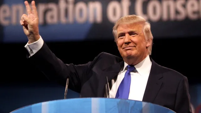 ଆମେରିକାର ପୂର୍ବତନ ରାଷ୍ଟ୍ରପତି ଡୋନାଲ୍ଟ ଟ୍ରମ୍ପଙ୍କ ଉପରେ ଚାଲିବ ଅପରାଧିକ ମାମଲା । ପର୍ଣ୍ଣଷ୍ଟାରଙ୍କ ସହ କଳାକାରନାମା ମାମଲାରେ ଟ୍ରମ୍ପଙ୍କୁ ଅଭିଯୁକ୍ତ କହିଲେ ନ୍ୟୁୟର୍କର ଗ୍ରାଣ୍ଡ ଜୁରୀ