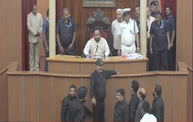 ରାହୁଲଙ୍କ ସଦସ୍ୟତା ରଦ୍ଦକୁ ନେଇ କଂଗ୍ରେସର ପ୍ରତିବାଦ । କଳା ପୋଷାକ ପିନ୍ଧି ବିଧାୟକ ଆସିଲେ ବିଧାନସଭା, ହୋ-ହଲ୍ଲା କରିବାରୁ ଗୃହ ୪ଟା ଯାଏଁ ମୁଲତବି ।