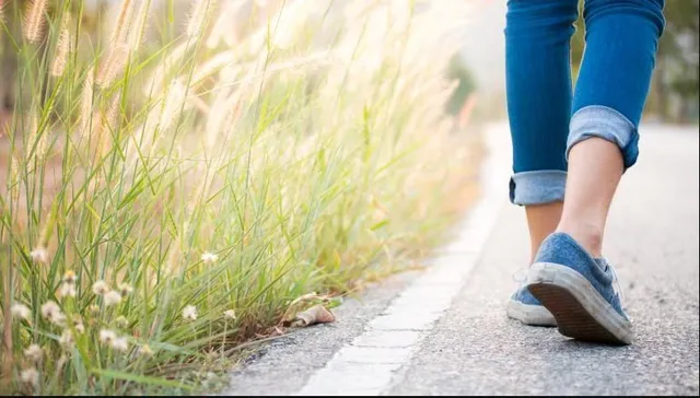 ପଛୁଆ ଚାଲନ୍ତୁ ଫିଟ୍ ରୁହନ୍ତୁ । ସପ୍ତାହରେ ୧୦ରୁ ୨୦ ମନିଟ୍ ପଛୁଆ ଚାଲିଲେ ମିଳିଥାଏ ଅନେକ ଫାଇଦା