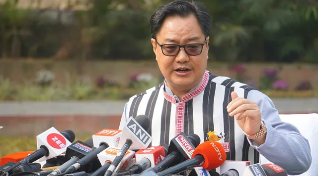 ନିର୍ବାଚନ କମିଶନ ନିଯୁକ୍ତିକୁ ନେଇ ସରକାର-ସୁପ୍ରିମକୋର୍ଟ ମୁହାଁମୁହିଁ । ଆଇନ ମନ୍ତ୍ରୀ କହିଲେ ନିଯୁକ୍ତି ପ୍ରକିୟାରେ ବିଚାରପତିମାନେ ସାମିଲ ହେଲେ କିଏ କରିବ ବିଚାର କାର୍ଯ୍ୟ