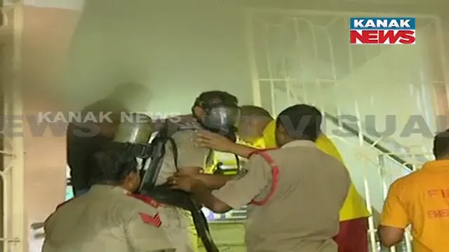 ଅଗ୍ନିଶମବାହିନୀ ପାଇଁ ସୃଷ୍ଟି ହେଉଛି ବଡ ଚ୍ୟାଲେଞ୍ଜ। ସମ୍ରାଟ କମ୍ପଲେକ୍ସ ଭିତରେ ଏବେବି ଫସିରହିଛନ୍ତି କିଛି ପର୍ଯ୍ୟଟକ ।