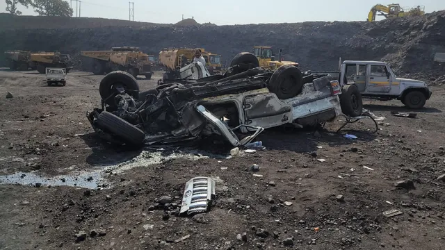 କୋଇଲା ଖଣିରେ ଅଘଟଣ । ବୋଲେରୋ ଉପରେ ଚଢିଗଲା ଭାରିଯାନ, ଘଟଣାସ୍ଥଳରେ ଜୀବନ ହାରିଲେ ୨ କର୍ମଚାରୀ ।