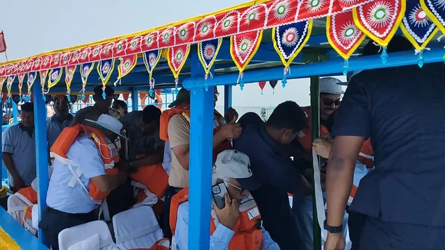 ଚିଲିକାରେ ମହାନଦୀ ଗ୍ରୀନ୍ ଟ୍ରିବ୍ୟୁନାଲ ଟିମ୍। ମୁହାଣ ବୁଲି ଦେଖିବା ସହ କରୁଛନ୍ତି ସ୍ଥିତି ଅନୁଧ୍ୟାନ