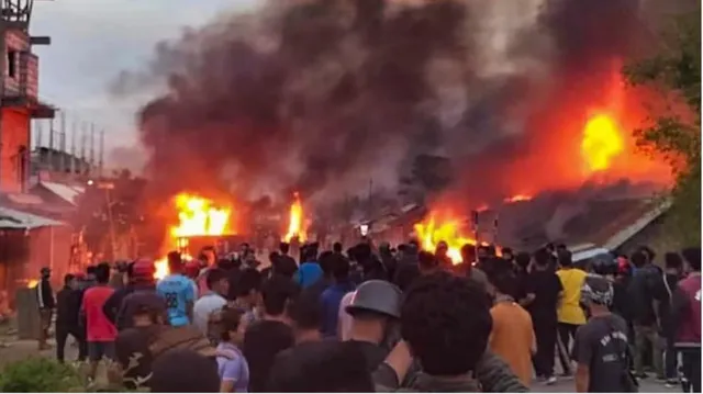 ମଣିପୁର ହିଂସା ପରେ କଠୋର ହେଲେ ସରକାର, ଦେଖିବା ମାତ୍ରେ ଗୁଳିକରିବା ପାଇଁ ନିର୍ଦ୍ଦେଶ ।