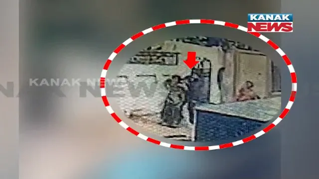 କେମିତି ଶାଶୂ ବୋହୂଙ୍କୁ ଟାର୍ଗେଟ କରି ଝାମ୍ପି ନେଲେ ସୁନା ଚେନ : ସାମ୍ନାକୁ ଆସିଲା 'ବାୱରିଆ ଗ୍ୟାଙ୍ଗ'ଙ୍କ ଲୁଟର ସିସିଟିଭି ଚିତ୍ର