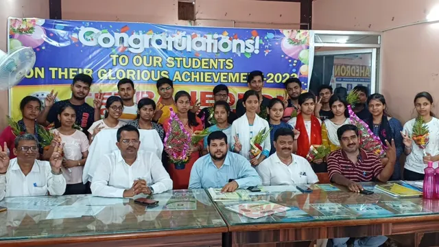 ପ୍ରକାଶିତ ହୋଇଯାଇଅଛି + ୨ ବିଜ୍ଞାନ ପରୀକ୍ଷା ଫଳ । ଟେଟ୍ରାହେଡ୍ରନ୍ ଗ୍ରୁପ୍ ଅଫ୍ ଇନଷ୍ଟିଚ୍ୟୁସନକୁ ମିଳିଛି ଅଦ୍ଭୁତପୂର୍ବ ସଫଳତା