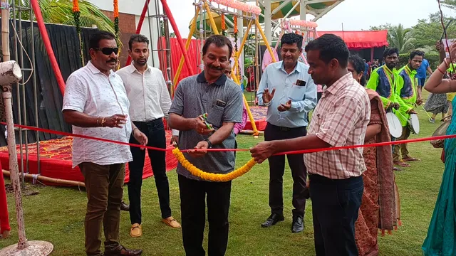 Wonder world water parkରେ ଧୁମଧାମରେ ପାଳିତ ହେଲା ରଜ ପର୍ବ । ଦୋଳି ଖେଳିବା ସହ ସେଲଫି ପଏଣ୍ଟରେ ଫଟୋ ଉଠାଇ ନାଚଗୀତର ମଜା ନେଲେ ଲୋକେ । 