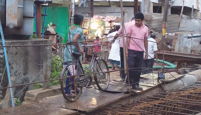 ଡ୍ରେନ ପାଇପ ସନ୍ଧିରେ ପଶି ନାବାଳିକା ମୃତ୍ୟୁ ଘଟଣା : କଟକ ମହାନଗର ନିଗମର ୨ ସହକାରୀ ଯନ୍ତ୍ରୀ ନିଲମ୍ବିତ