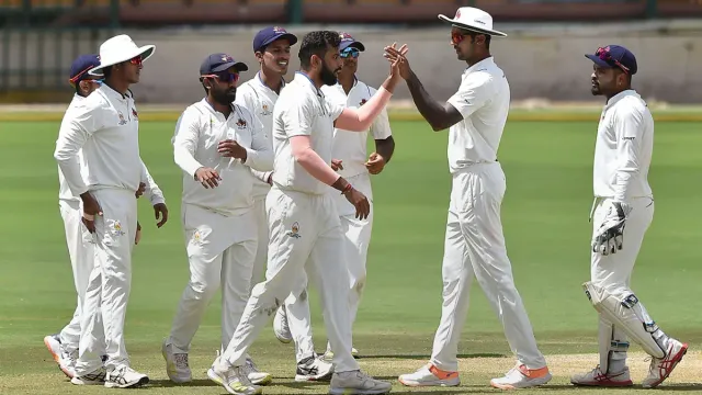 ଘରୋଇ ସିଜିନ୍ ପାଇଁ ଖେଳସୂଚୀ ଜାରି କଲା ବିସିସିଆଇ । ଜୁନ୍ ୨୮ରୁ ଦିଲୀପ ଟ୍ରଫି, ଜାନୁଆରୀ ୫ରୁ ଆରମ୍ଭ ହେବ ରଣଜୀ ଟ୍ରଫି ।