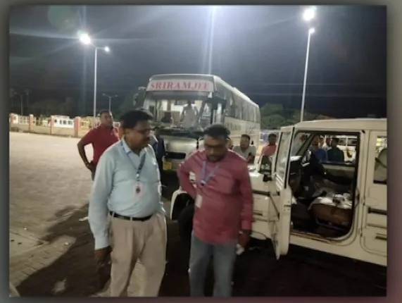 ମଦ ପିଇ ନିଶାସକ୍ତ ଅବସ୍ଥାରେ ବସ୍ ଚଳାଉଥିଲେ ଡ୍ରାଇଭର । କଟିଲା ୪୦୫୦୦ ଟଙ୍କାର ଫାଇନ୍ ।