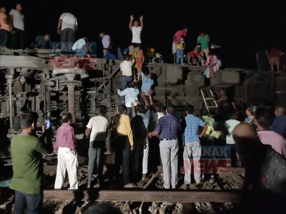 ବାହାନଗାରେ ଏକ୍ସପ୍ରେସ ଟ୍ରେନ ଦୁର୍ଘଟଣାଗ୍ରସ୍ତ। ଅନେକ ଯାତ୍ରୀ ଆହତ