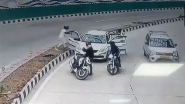 ଦିଲ୍ଲୀରେ ବନ୍ଧୁକ ମୁନରେ ଲୁଟ୍, ୨ ଲକ୍ଷ ଲୁଟିନେଲେ ଲୁଟେରା