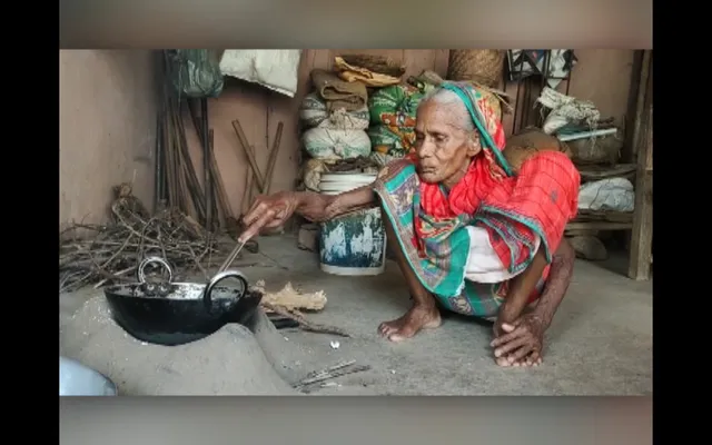 ମନ କିଣୁଛି ଜେଜେମା’ଙ୍କ ରୋଷେଇ ଶାଳ, ସମ୍ପୂର୍ଣ୍ଣ ଦେଶୀ ଷ୍ଟାଇଲରେ ପ୍ରସ୍ତୁତ ହେଉଛି ଖାଦ୍ୟ