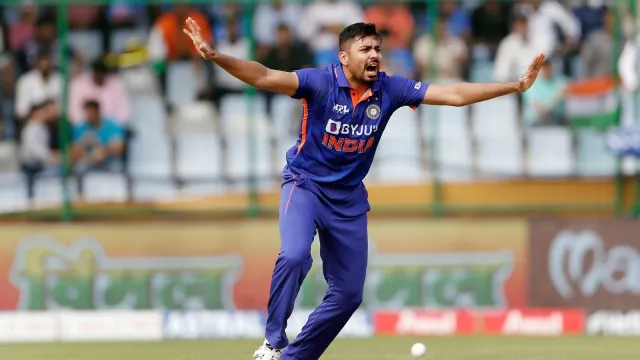 ୱେଷ୍ଟଇଣ୍ଡିଜ୍ ବିପକ୍ଷ ଟି-୨୦ ସିରିଜ୍ ପୂର୍ବରୁ ଟିମ୍ ଇଣ୍ଡିଆକୁ ଝଟକା । ଆହତ ହେଲେ ଏହି ଷ୍ଟାର ବୋଲର...