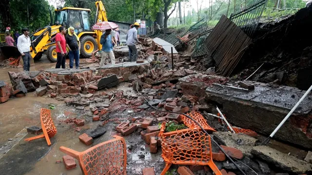 ବର୍ଷାର କରାଳ ରୂପ : ଫଟୋରେ ଫଟୋରେ ଦେଖନ୍ତୁ ବିଭିନ୍ନ ସ୍ଥାନର ଭିନ୍ନ ଭିନ୍ନ ଦୃଶ୍ୟ