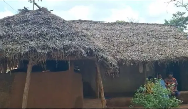 ଅନ୍ଧାରରେ ବିତୁଛି ଦିବ୍ୟାଙ୍ଗଙ୍କ ଦିନ। ସହାୟତା ଅପେକ୍ଷାରେ ପରିବାର