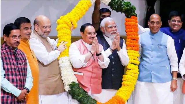 ମୋଦୀଙ୍କୁ ତୃତୀୟ ଥର ପ୍ରଧାନମନ୍ତ୍ରୀ କରିବା ପାଇଁ ଆଗକୁ ଆସିଲେ ଅନେକ ଦଳ, ଏନଡିଏରେ ସାମିଲ ହୋଇସାରିଲେଣି ଏତେ ସଂଖ୍ୟକ ଦଳ । ପଢନ୍ତୁ ...