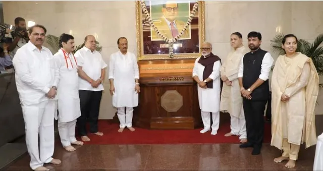 ହଙ୍ଗାମା ମଧ୍ୟରେ ଏନସିପିର ନୂଆ କାର୍ଯ୍ୟାଳୟର ଉଦଘାଟନ କଲେ ଅଜିତ ପାୱାର । 