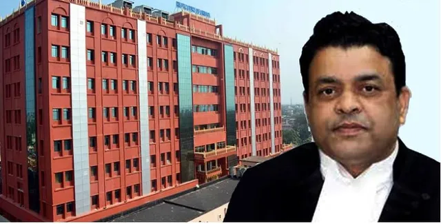 ଓଡ଼ିଆରେ ଆସିଲା ହାଇକୋର୍ଟଙ୍କ ପ୍ରଥମ ରାୟ : ଓଡ଼ିଆ ଭାଷାରେ ରିଟ୍ ଆବେଦନର ରାୟ ପ୍ରକାଶ କଲେ ବିଚାରପତି ସଞ୍ଜୀବ କୁମାର ପାଣିଗ୍ରାହୀଙ୍କୁ ନେଇ ଗଠିତ ଖଣ୍ଡପୀଠ