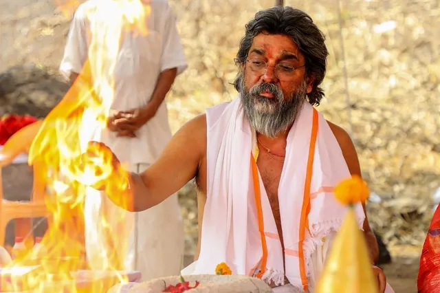 ବଲିଉଡରୁ ଆସିଲା ଦୁଃଖଦ ଖବର । ଆର୍ଟ ଡାଇରେକ୍ଟର ନୀତିନ ଦେଶାଇଙ୍କ ଆତ୍ମହତ୍ୟା, ଅମୀର ଖାନ, ଶାହାରୁଖ ଖାନଙ୍କ ଫିଲ୍ମ ପାଇଁ କରିଛନ୍ତି ସେଟ୍ ଡିଜାଇନ । 