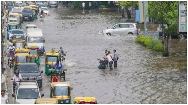 ହରିୟାଣାର ମୁଖ୍ୟଯନ୍ତ୍ରୀ ନିଲମ୍ବିତ, ଦିଲ୍ଲୀରେ ବନ୍ୟା ବେଳେ ଖୋଲାଯାଇନଥିଲା ଯମୁନା ବ୍ୟାରେଜର ୪ ଗେଟ୍