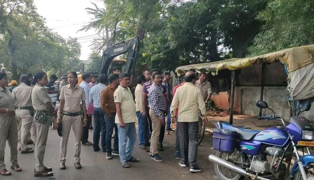 ବଲାଙ୍ଗୀର ପୌର ପରିଷଦର ବେଆଇନ ଉଚ୍ଛେଦ ଉପରେ ରହିତାଦେଶ : କୋର୍ଟ କହିଲେ, ପରବର୍ତ୍ତୀ ଶୁଣାଣି ପୂର୍ବରୁ ହୋଇପାରିବନି ଉଚ୍ଛେଦ