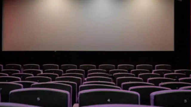 ଓଡ଼ିଆ ସିନେମାକୁ ମିଳୁନି ହଲ୍ । ବଲିଉଡ୍ ଫିଲ୍ମ ଜୱାନ୍ ପାଇଁ ରିଲିଜ୍ ହୋଇପାରିନାହିଁ ୪ରୁ ଅଧିକ ଓଡ଼ିଆ ଫିଲ୍ମ ।  ଚିନ୍ତାରେ ସିନେ ପ୍ରଯୋଜକ 