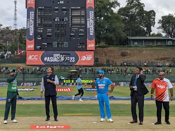 ଏସିଆ କପ୍ : ଟସ୍ ଜିତି ଭାରତର ବ୍ୟାଟିଂ ନିଷ୍ପତ୍ତି, ଜାଣନ୍ତୁ ଚୂଡାନ୍ତ ଏକାଦଶରେ କିଏ ପାଇଲେ ସ୍ଥାନ?