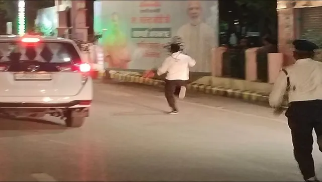 ପୁଣି ମୋଦୀଙ୍କ ସୁରକ୍ଷାରେ ତ୍ରୁଟି: ବାରଣାସୀ ଗସ୍ତ ବେଳେ ପ୍ରଧାନମନ୍ତ୍ରୀଙ୍କ ଗାଡ଼ି ଆଗକୁ ମାଡ଼ି ଆସିଲେ ଯୁବକ