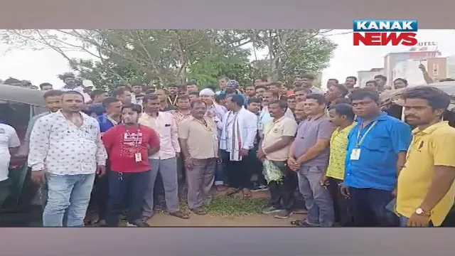 ଲୋୟର ପିଏମଜିରେ ଅଟୋ ଚାଳକ ସଂଘର ପ୍ରତିବାଦ : ଓଲା, ଉବେର ଭଳି ପରିବହନ ସଂସ୍ଥାକୁ ବିରୋଧ