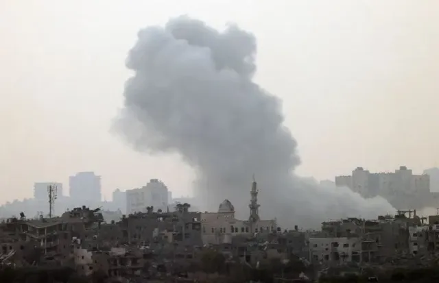 ଗାଜାରେ ପୁଣି ଇସ୍ରାଏଲର ଏୟାର ଷ୍ଟ୍ରାଇକ୍, ୧୦୦ରୁ ଅଧିକ ମୃତ ।