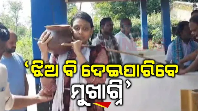 ଝିଅ ନଥିଲେ, ବାପାଙ୍କ ପାଇଁ ସେ ଥିଲେ ପୁଅ: ବାପାଙ୍କ ଶେଷ ଇଛା ପୂରଣ କରି ପୁଅ ଭଳି ମୁଖାଗ୍ନି ଦେଲେ ନବରଙ୍ଗପୁରର ରେଶମା