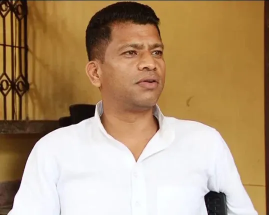 ଦଳରେ ଅସନ୍ତୁଷ୍ଟ ଥିବା ନେଇ ଚର୍ଚ୍ଚା ଭିତରେ ମୁହଁ ଖୋଲିଲେ ପ୍ରଦୀପ ମାଝୀ : କହିଲେ, ଅସୁସ୍ଥ ଥିବାରୁ ୧୫ ଦିନ ହେବ ମେଡିକାଲରେ ହୋଇଛି ଆଡମିଟ୍