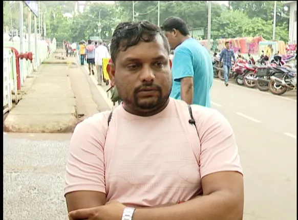 ହୀନ ମାନସିକତା ପାଇଁ ହସ୍ପିଟାଲ ନାମ ବଦନାମ ହେଲା : ଶିଶୁଙ୍କ ବାପାଙ୍କ ବିରୁଦ୍ଧରେ ନିଆଯିବ ଆଇନଗତ କାର୍ଯ୍ୟାନୁଷ୍ଠାନ; କ୍ୟାପିଟାଲ ହସ୍ପିଟାଲ ନିର୍ଦ୍ଦେଶକଙ୍କ ସୂଚନା