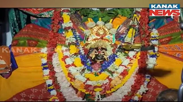 ନବରାତ୍ର ପୂଜା ପାଇଁ ଚଳଚଞ୍ଚଳ ଶକ୍ତି ପୀଠ : ଅଧିଷ୍ଠାତ୍ରୀ ଦେବୀ ମା’ ବିରଜାଙ୍କ ସପ୍ତମୀ ପୂଜା; ଦର୍ଶନ ପାଇଁ ଶ୍ରଦ୍ଧାଳୁଙ୍କ ଭିଡ଼