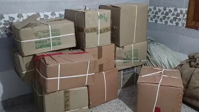 ଦୀପାବଳି ପୂର୍ବରୁ ଚୋରା ବାଣ ବେପାର କାରବାର : ବିକ୍ରି ପାଇଁ ଲୁଚାଇ ରଖିଥିବା ବେଳେ ମାଡି ବସିଲା ପୋଲିସ