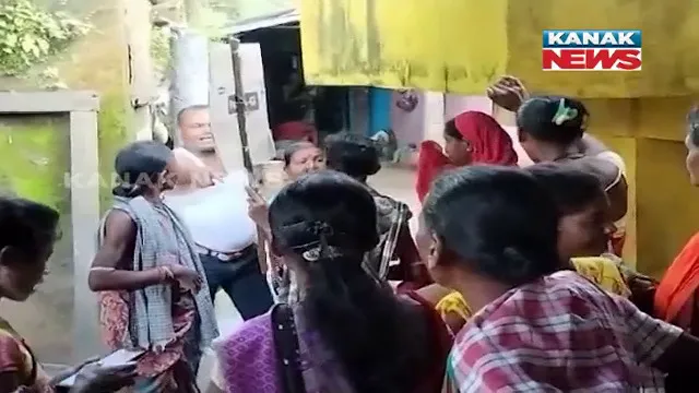 ଶିକ୍ଷକଙ୍କ ନାଁରେ ମଦ ବିକ୍ରି ଅଭିଯୋଗ : ଜିଲ୍ଲାପାଳଙ୍କ ଦ୍ୱାରସ୍ଥ ହେଲେ ଏସଏଚଜି ମହିଳା