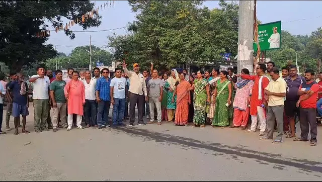 ସ୍ଥାୟୀ ପଟ୍ଟା ଦାବି, ୧୨ ଘଣ୍ଟିଆ ବୁର୍ଲା ବନ୍ଦ : ସାମାଜିକ ଅନୁଷ୍ଠାନ ଓ ବ୍ୟବସାୟୀ ସଂଘର ମିଳିତ ଆହ୍ୱାନରେ ବନ୍ଦ ପାଳନ