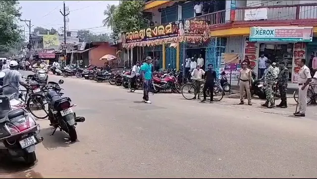 ଯବାନଙ୍କ ଆକ୍ରମଣରେ ୨ ପୋଲିସ କର୍ମଚାରୀ ଗୁରୁତର : ପୂର୍ବରୁ ବାଙ୍କୀ ବଜାରରେ ଖଣ୍ଡା ବୁଲାଇ ସୃଷ୍ଟି କରିଥିଲେ ଆତଙ୍କ